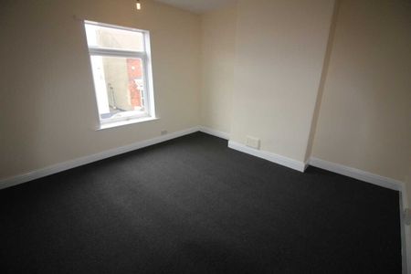 2 bed End of Terrace House - Photo 3