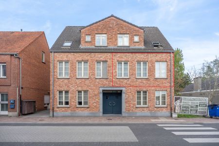 Centraal gelegen 2-slpk app met carport en berging te Beerse. - Foto 2