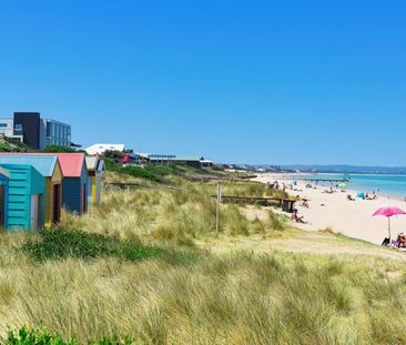 SPACIOUS, MODERN & BEACHSIDE - Photo 1