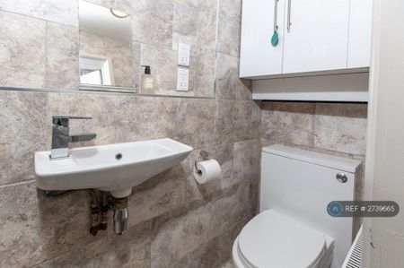 6 bedroom terraced house to rent - Photo 2