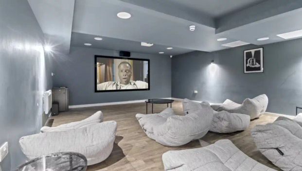Premier Studio - Photo 1