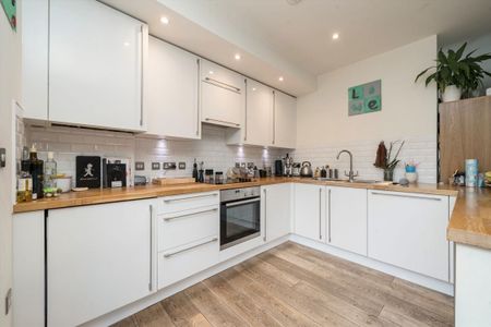 Upham Park Road, W4 1PG, London - Photo 4