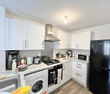 1 bedroom in a house share to rent - Photo 4