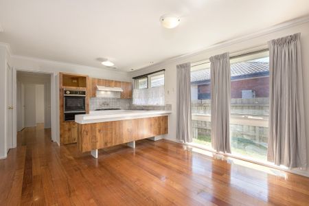 13 Madden Street Seaford VIC - Photo 3