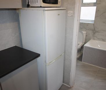 Kitchener Road, High Wycombe - Photo 2