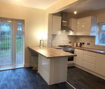 3 bedroom semi-detached house to rent - Photo 6