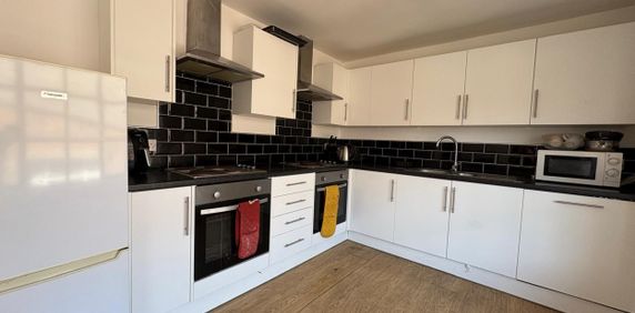 Room 203, Harts House, , UK - Photo 2