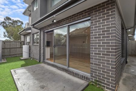 9B Devon Road, Pascoe Vale. - Photo 2