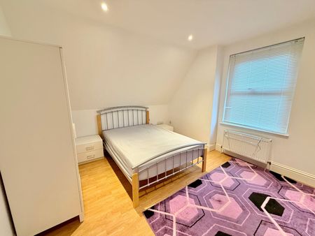 2 Bed Flat, Culmington Road, W13 - Photo 2