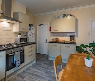 Ashville Terrace, Leeds - Photo 4