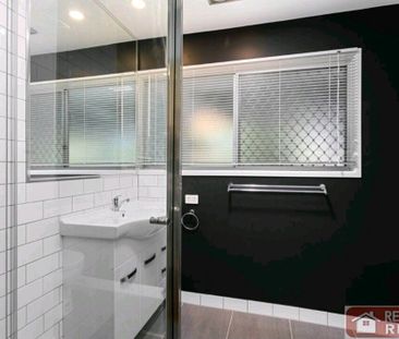 Scarborough - Photo 6