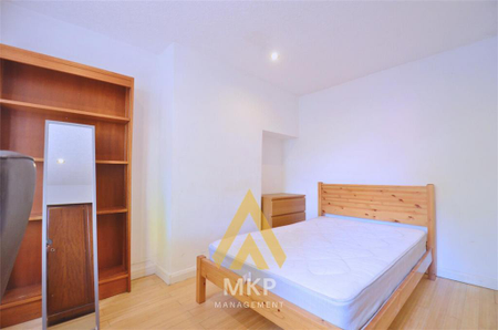 4 bedroom terraced house to rent - Photo 4