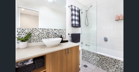 Stylish and Contemporary Home - Photo 3