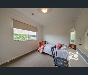 4 Garland Street, Pakenham, Vic 3810 - Photo 5