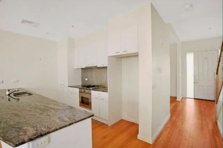3 Bed, 2 Bath - Photo 3