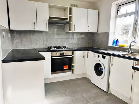 4 Bed Maisonette, New Court, UB5 - Photo 1