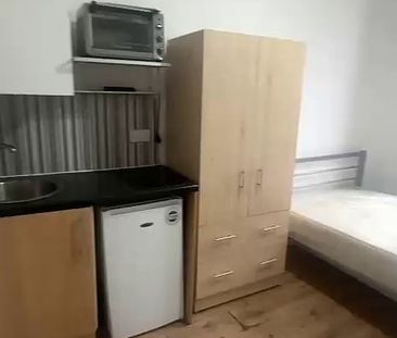 Studio Flat, Colindale Avenue, NW9 - Photo 4