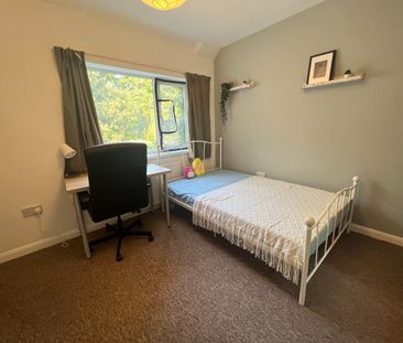 7 Bed Detached House, Charter Avenue, CV4 - Photo 2