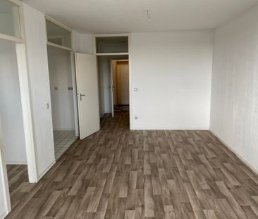 Einziehen und wohlfühlen: 1 Zimmer, Balkon, Aufzug - Foto 1