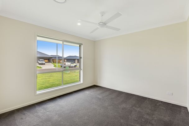 38 Fitzgerald Circuit, Wyreema QLD 4352 - House For Rent | Domain - Photo 1