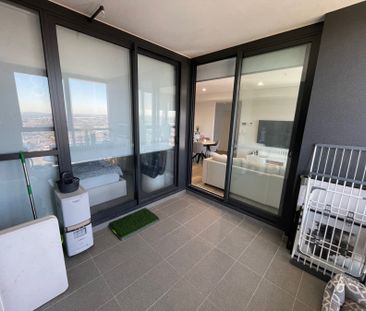 - 1 WEEK FREE RENT - LEVEL 16 - Photo 6