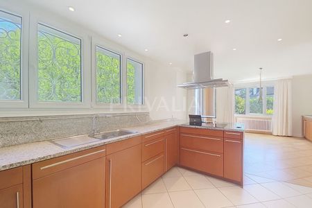 Charmante villa individuelle avec piscine dans un environnement calme et verdoyant - Photo 3