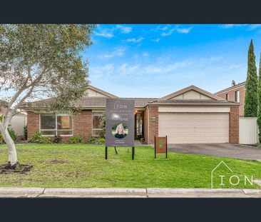 13 Cardiff Grove, Cranbourne East, Vic 3977 - Photo 3