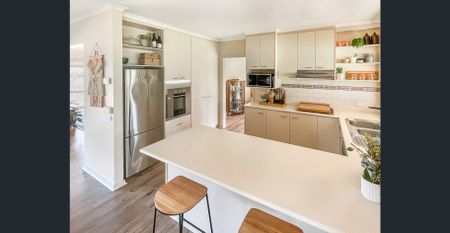 LARGE BLOCK WITH A SHED! - Photo 2