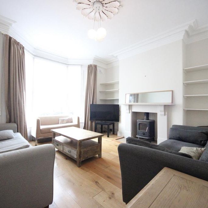 1 bedroom in a house share to rent - Photo 1