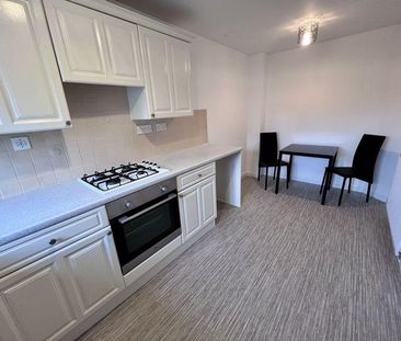 3 bedroom mews to rent - Photo 6