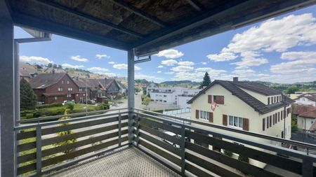 Sonnige 3.5-Zimmer-Wohnung mit moderner Ausstattung und Balkon - Foto 4