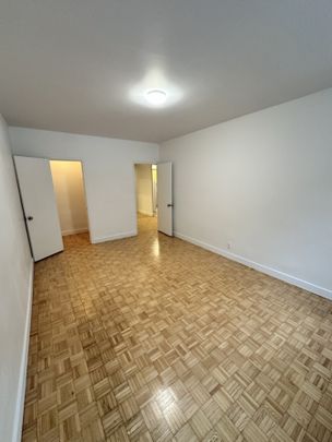 3484 Rue Stanley, #210 - Photo 1