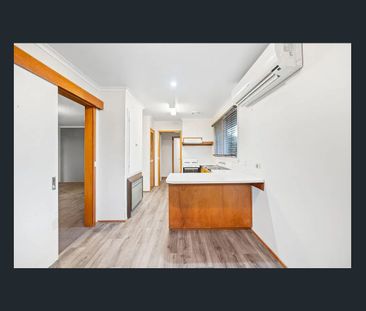 20 Dermot St, Wendouree, Vic 3355 - Photo 2