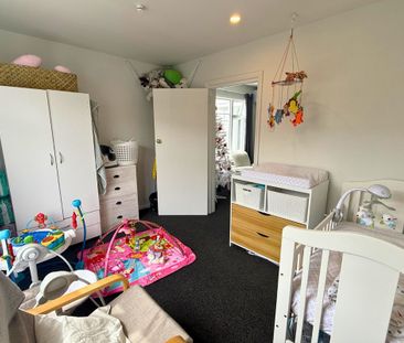 Modern 3-Bedroom Home in Central Phillipstown - Photo 4