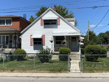 For Lease - 22 Newport Avenue Unit# Lower Level, Toronto, Ontario - Photo 2