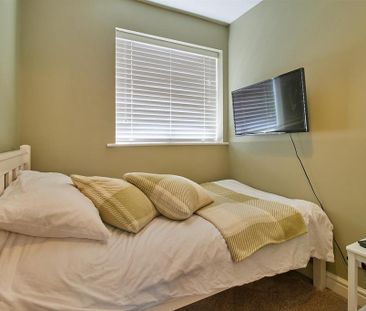 3 bedroom semi-detached house to rent - Photo 6