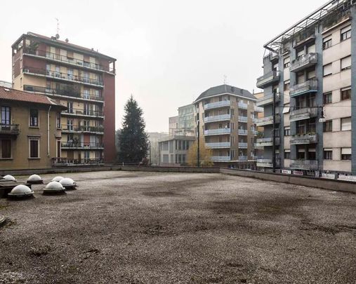 Via Francesco Arese, Milan, Lombardy 20159 - Photo 1