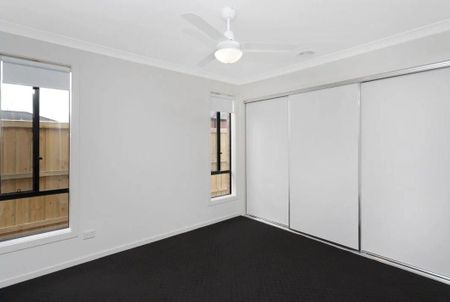 Spacious 4-Bedroom Home in Wollert - Photo 4