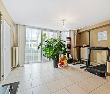 Roeselare : ruime lichtrijke duplexappartement met zolder voorzien ... - Photo 3