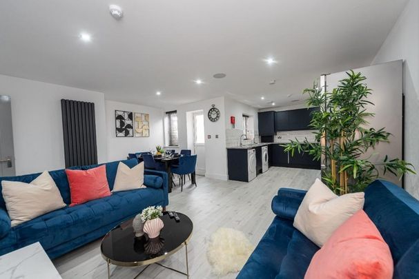 6 bedroom house to rent - Photo 1