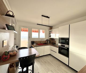 Location Appartement 4 pièces 93m² TOULON 83000 - Photo 4