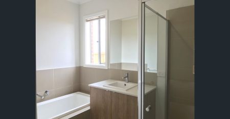 ONE WEEKS FREE RENT - Brand New Beautiful Family Home for Lease - Photo 4