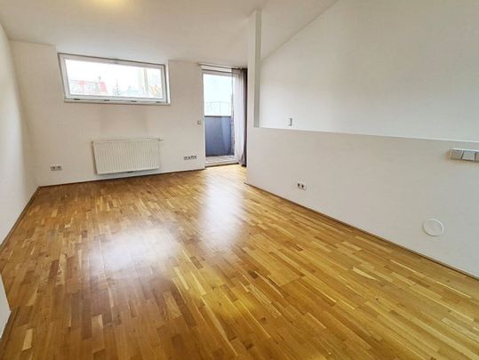 PENZINGER STRASSE, DACHGESCHOSS, 63 m2 Maisonette mit 4 m2 Terrasse, 2 Zimmer, Komplettküche, Wannenbad, Gartenmitbenutzung - Photo 1