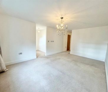 6 bedroom detached house to rent - Photo 4