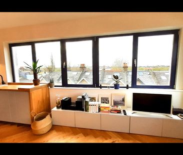 2 Bed Flat, London, SW18 - Photo 2