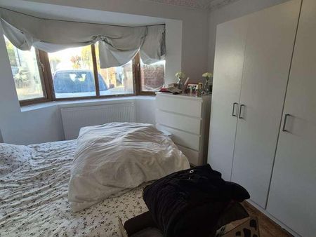 Edward Close, St Albans, AL1 - Photo 4