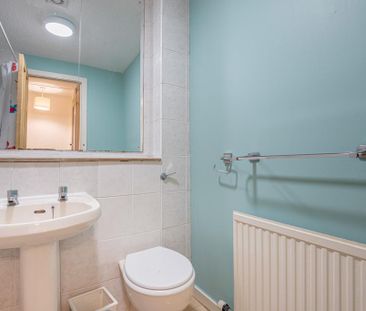 2 bedroom semi-detached house to rent - Photo 2