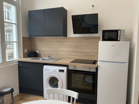 GRAND STUDIO MEUBLÉ RENOVÉ - CENTRE VILLE - Photo 5