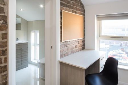 5 bedroom semi-detached house to rent - Photo 3