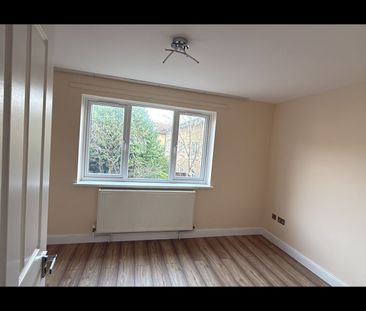 3 Bed Terraced House, Corn Way, E11 - Photo 3